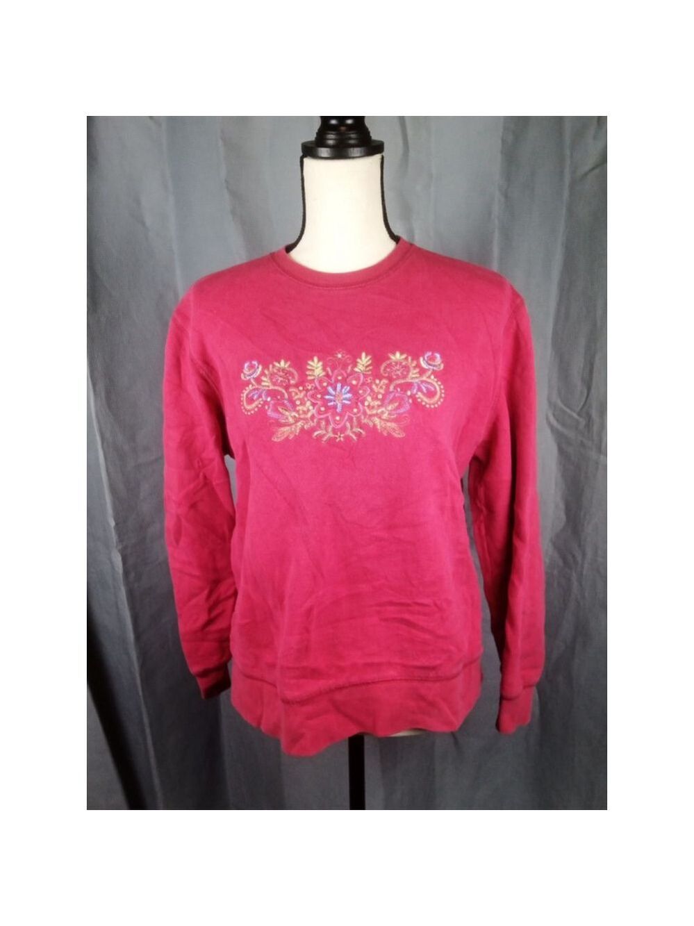 Classic Elements Red Embroidered Sweatshirt Medium